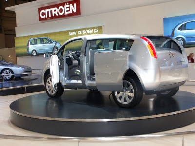 Citroen MPV Concept Side : click to zoom picture.